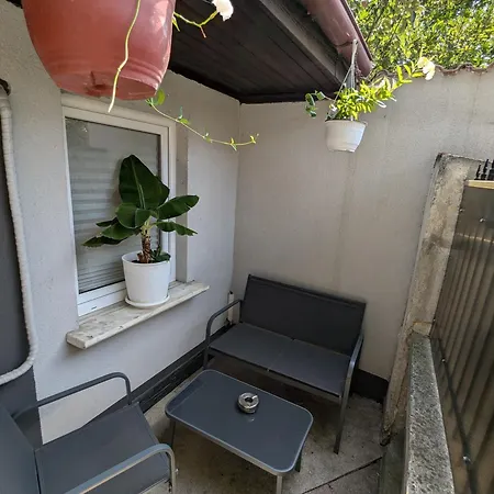Serene Vilă *